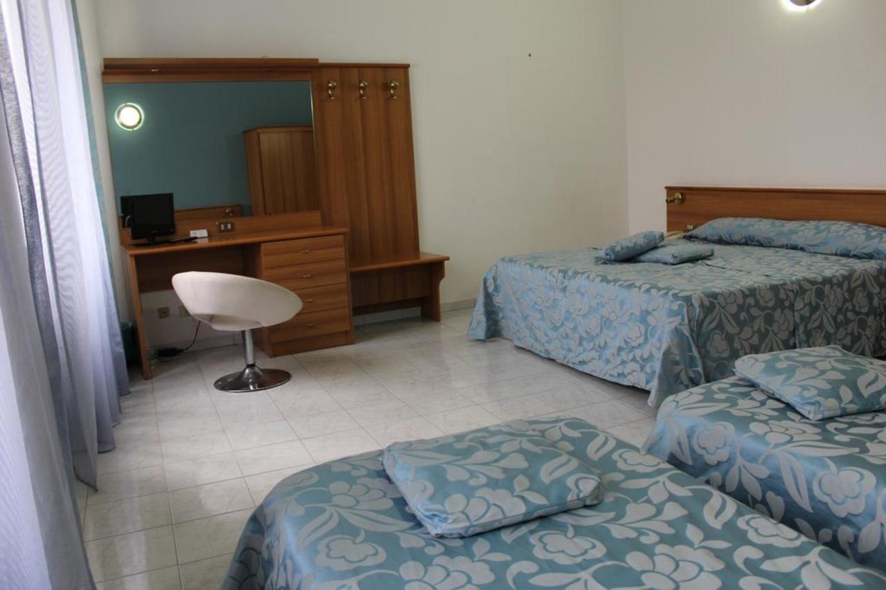Hotel Santa Marta 3*
